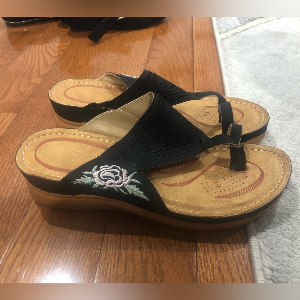 Floral flip flops